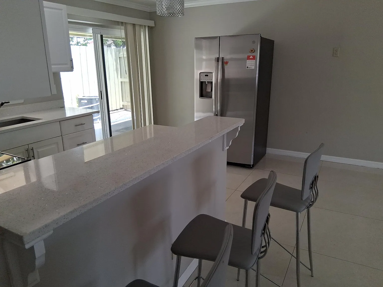 2 bed, 1.0 bath, 1150 sqft, $2,200 — Photo 3