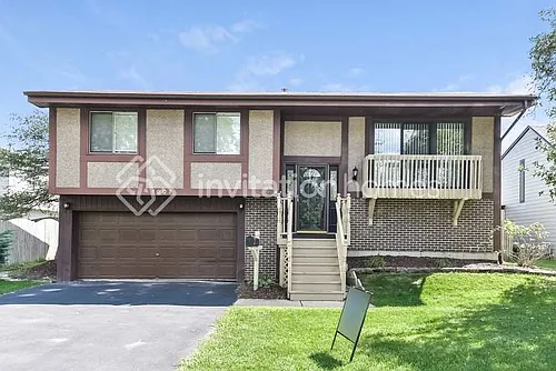1307 Foxcroft Dr Photo 1