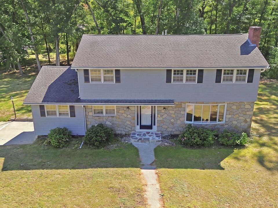 1st image of 15 Maplewood Rd