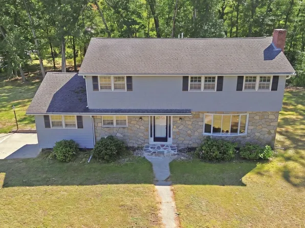 15 Maplewood Rd, Tewksbury, MA 01876