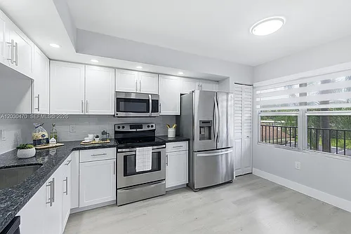 550 SW 138th Ave #206K Photo 1