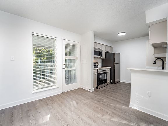 4th image of 1107 W McGee St #1111-H