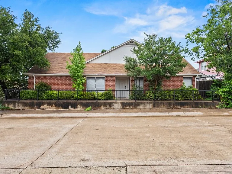 3251 Bellville Dr — Photo 6