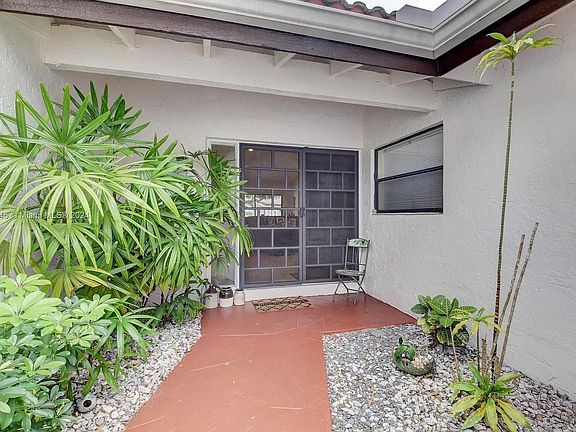 4th image of 5649 Lakeview Mews Dr