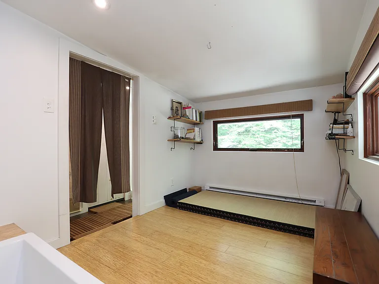 10 Fitzsimmons Ln — Photo 11