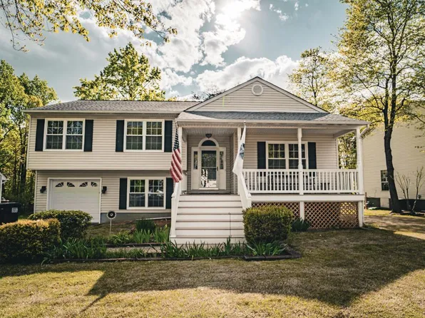 60 Melanie Hollow Ln, Fredericksburg, VA 22405