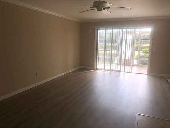 4th image of 2333 Indian River Blvd APT 102
