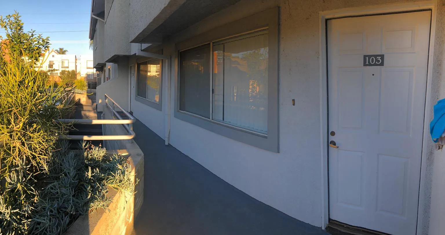 1 bed, 800 sqft, $2,299 — Photo 2