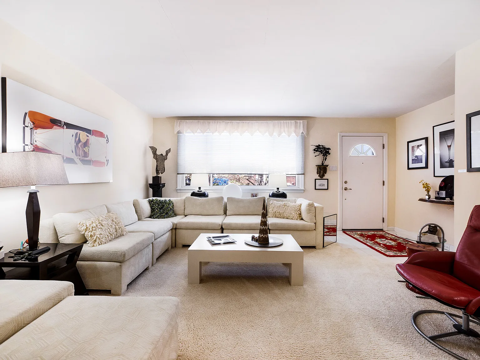 2 bed, 1.5 bath, 1296 sqft, $2,400 — Photo 3
