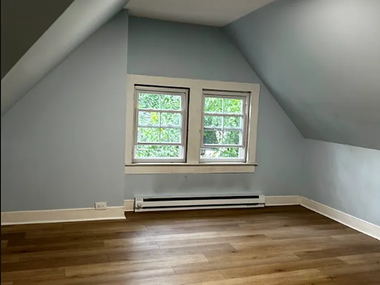 1638 Sanderson Ave — Photo 64