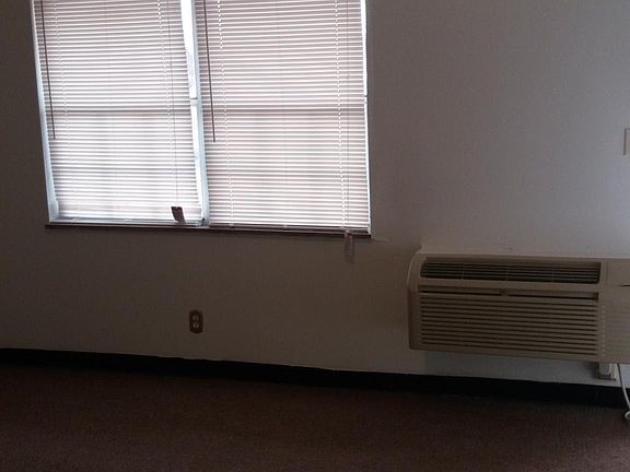 4th image of 2420 Washington St E APT 5