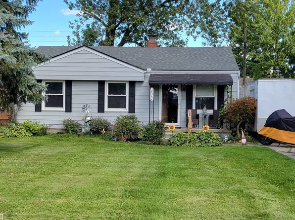 38354 Mallast St, Harrison Township, MI 48045