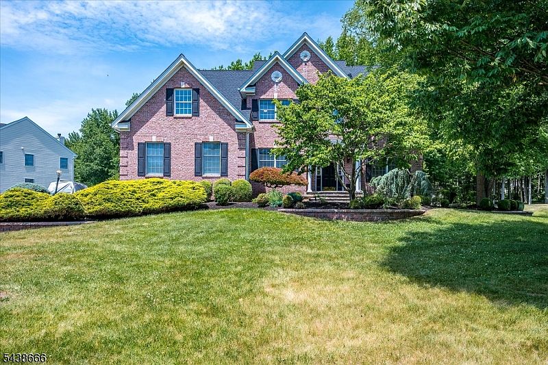 1st image of 21 Courtside Ln
