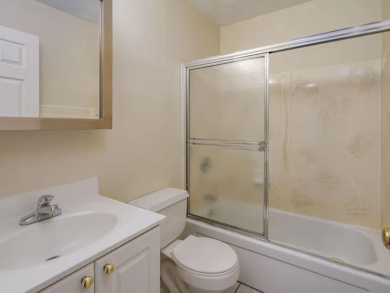 310 E 18th Ave — Photo 15