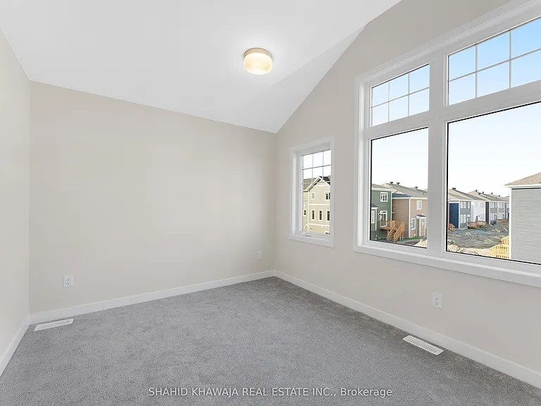 93 Hackamore Cres — Photo 25