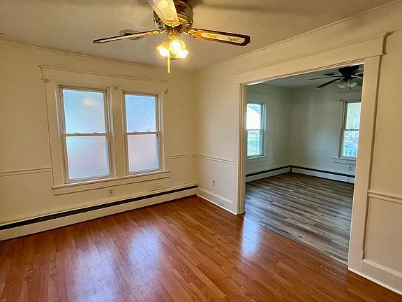 3rd image of 2418 Sanford Ave
