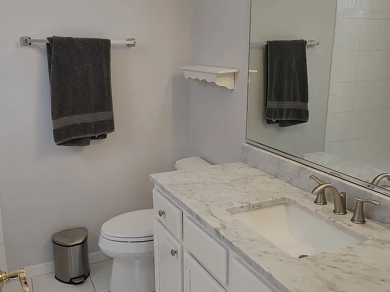 1102 N Marshfield Ave #1W — Photo 16