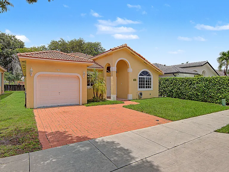 15339 SW 32nd Ter — Photo 27