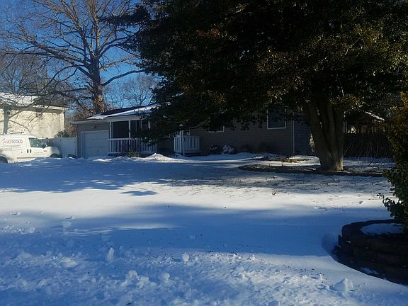 3rd image of 35 Milford Dr