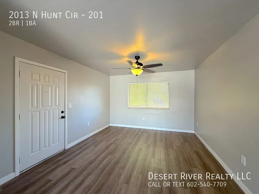 2013 N Hunt Cir Apt 201, Mesa, Az 85203 — Photo 2