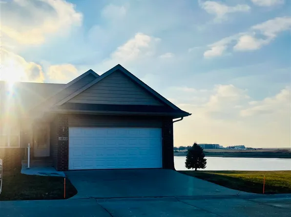 1852 Goose Lake Cir, North Liberty, IA 52317