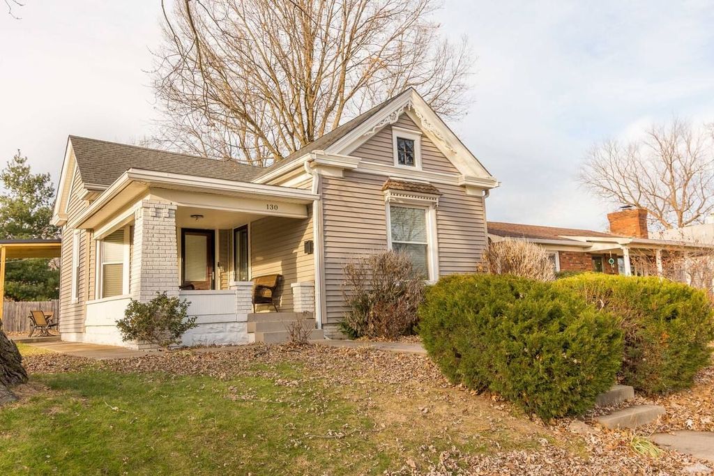 130 W Park Pl - Property Image