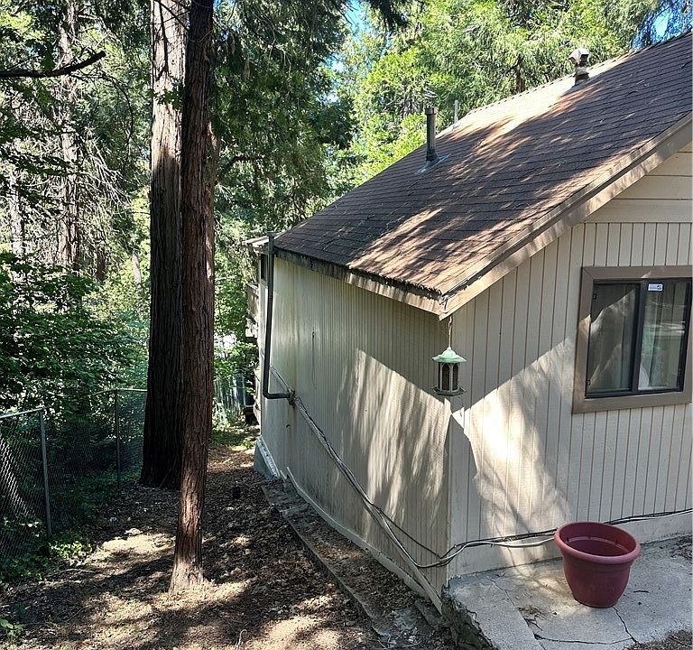 2nd image of 753 Woodland Rd