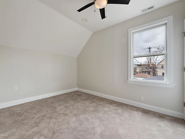 3420 W Shakespeare Ave — Photo 15