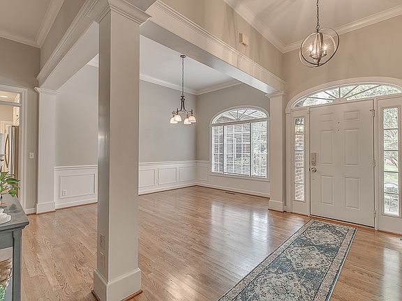 5th image of 3114 Bishop St