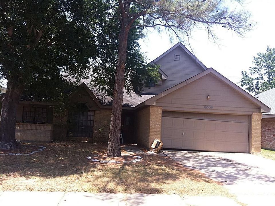 1st image of 19906 Hoppers Creek Dr