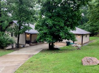 1104 N Eastwood Dr, Fayetteville, AR 72701