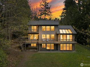 8965 Battle Point Dr NE, Bainbridge Island, WA