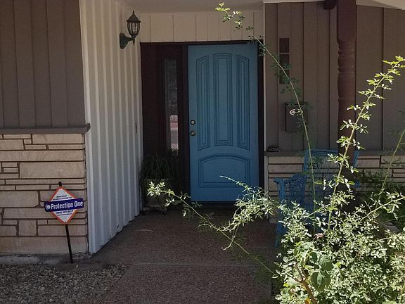 5th image of 405 E Bishop Dr
