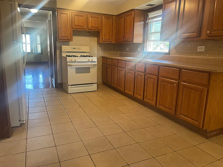 8018 S South Shore Dr #2 — Photo 4