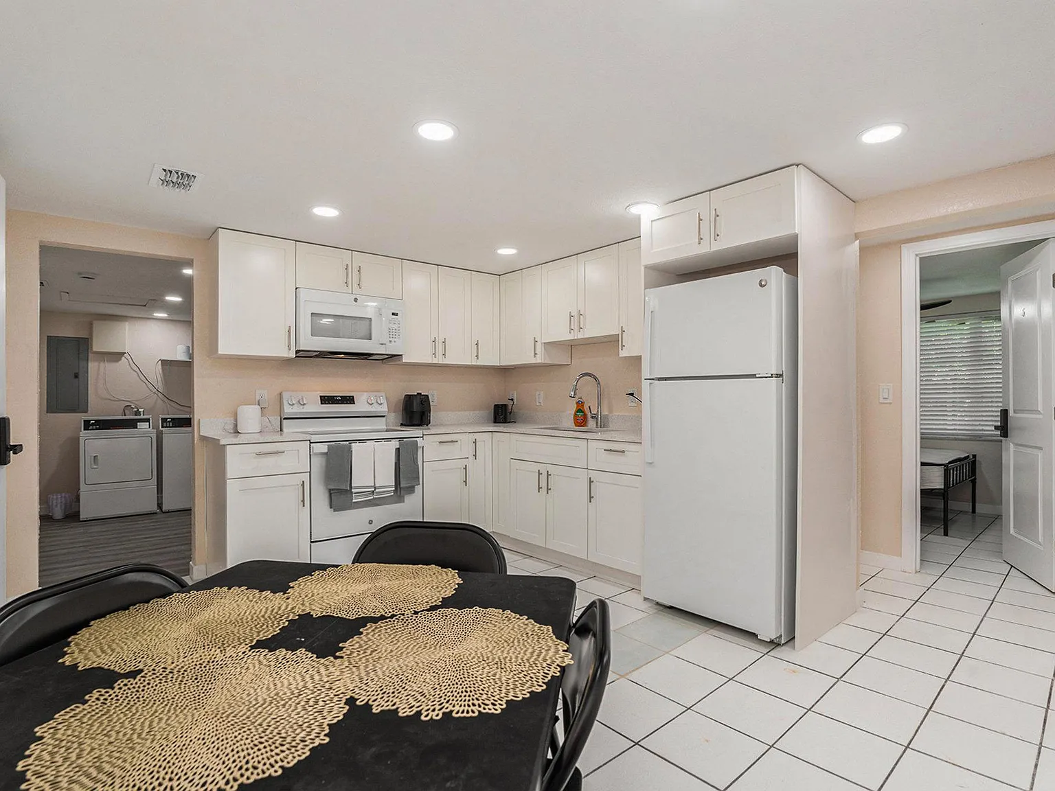 4 bed, 3.0 bath, 1513 sqft, $832 — Photo 4