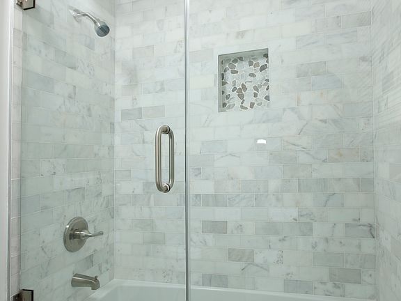 4th image of 508 S Chevy Chase Dr APT A