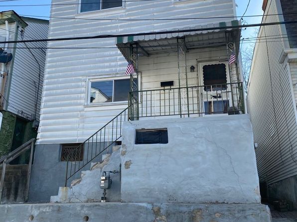 118 Frederick St S