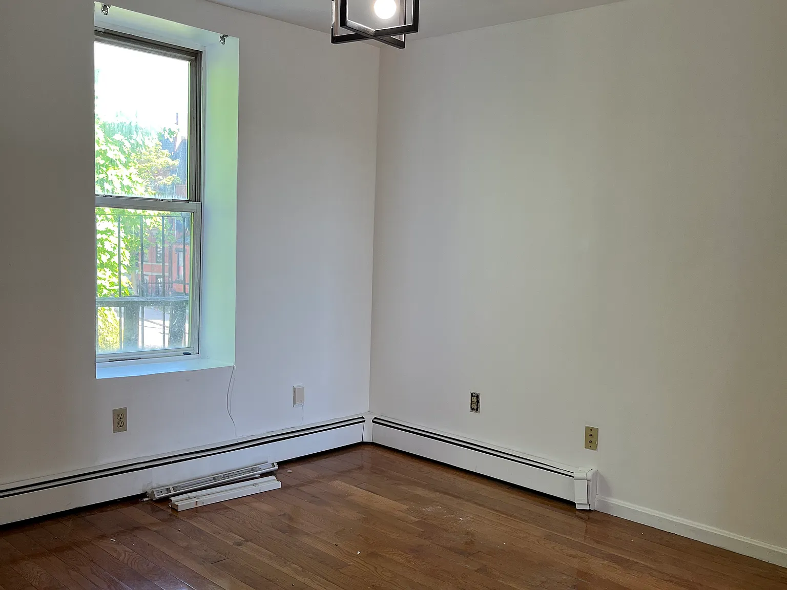 2 bed, 9999 sqft, $2,400 — Photo 4