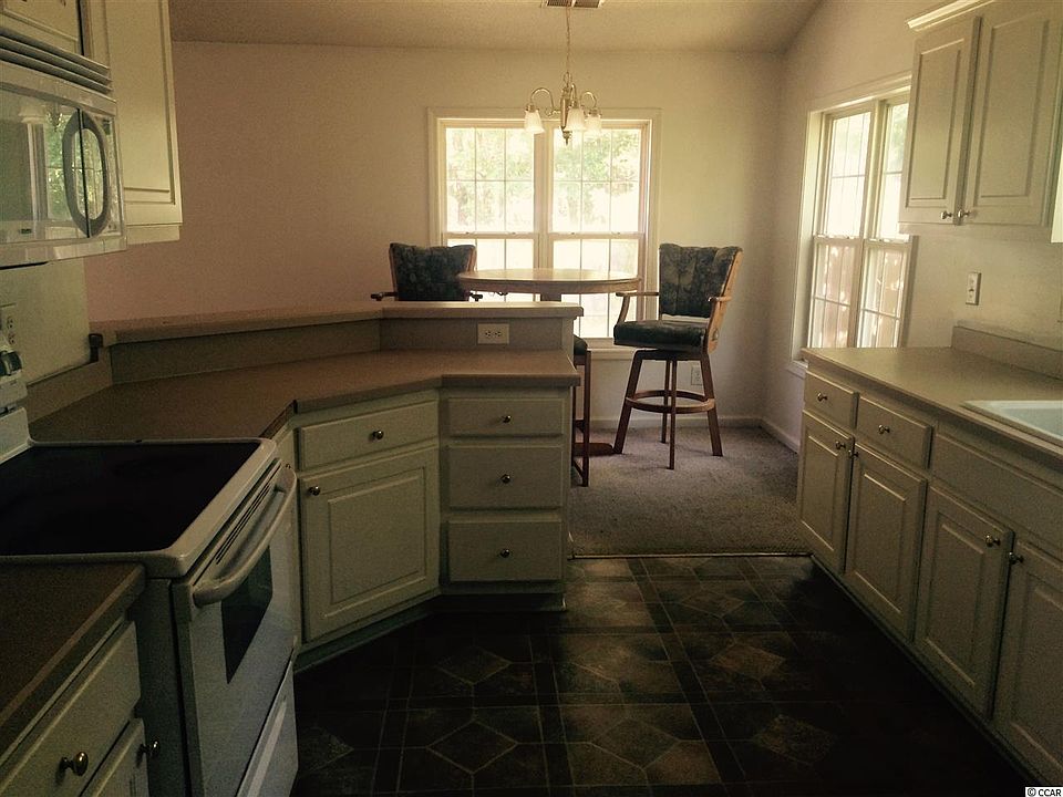 2nd image of 466 Saint Charles Cir
