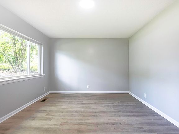 2nd image of 23 Fine St