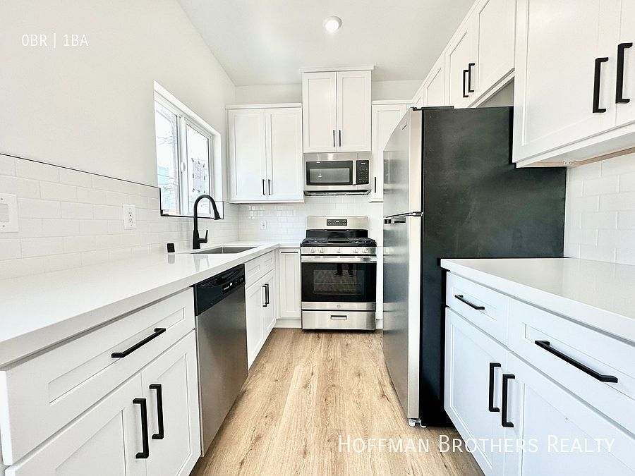 1st image of 1017 Albany St #17