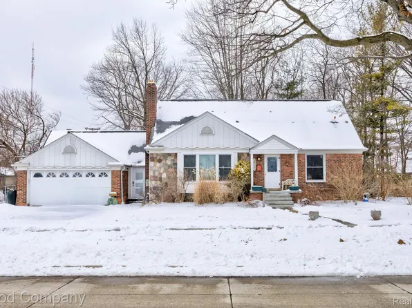 26551 Tulare St, Oak Park, MI 48237