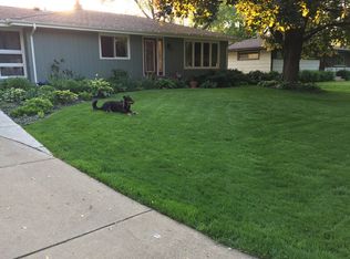 33 Farrell St N, Maplewood, MN 55119