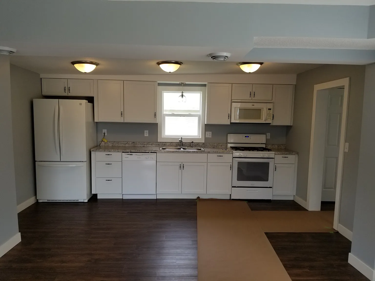 3 bed, 1700 sqft, $2,000 — Photo 2