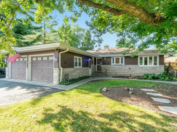 412 Birch Dr, Shorewood, IL 60404