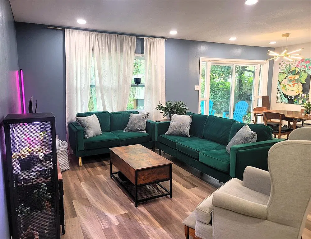 3 bed, 2.0 bath, 1340 sqft, $3,000 — Photo 4
