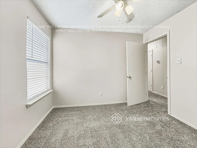 5201 Waltham Ct — Photo 17