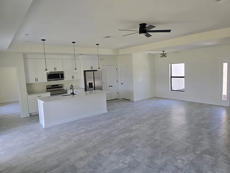 4240 Las Almanos Ave — Photo 5