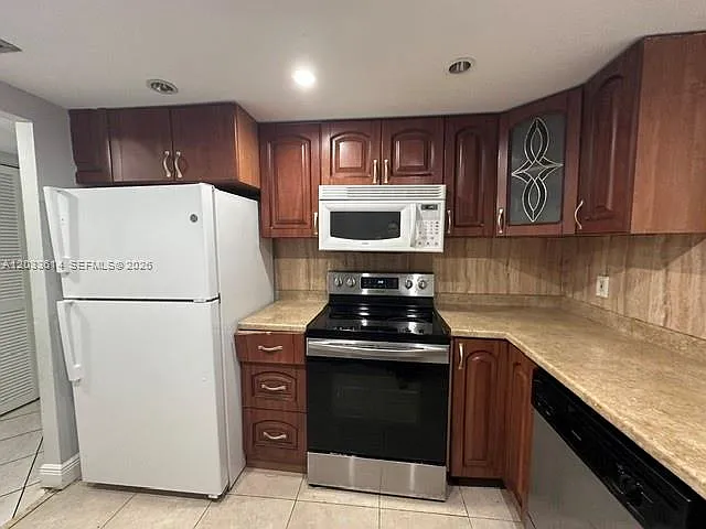 16450 Miami Dr #108 — Photo 2