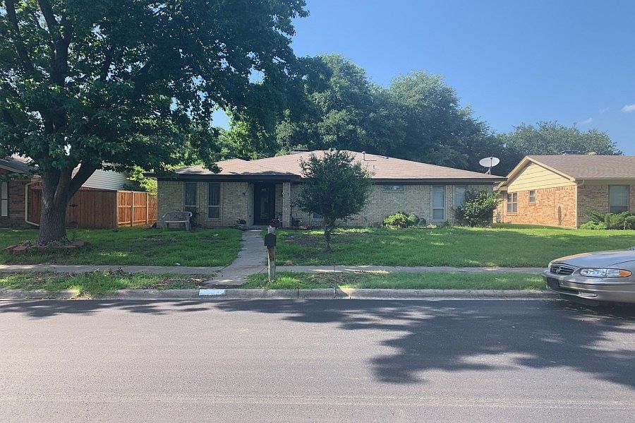1st image of 2433 Emerson Dr